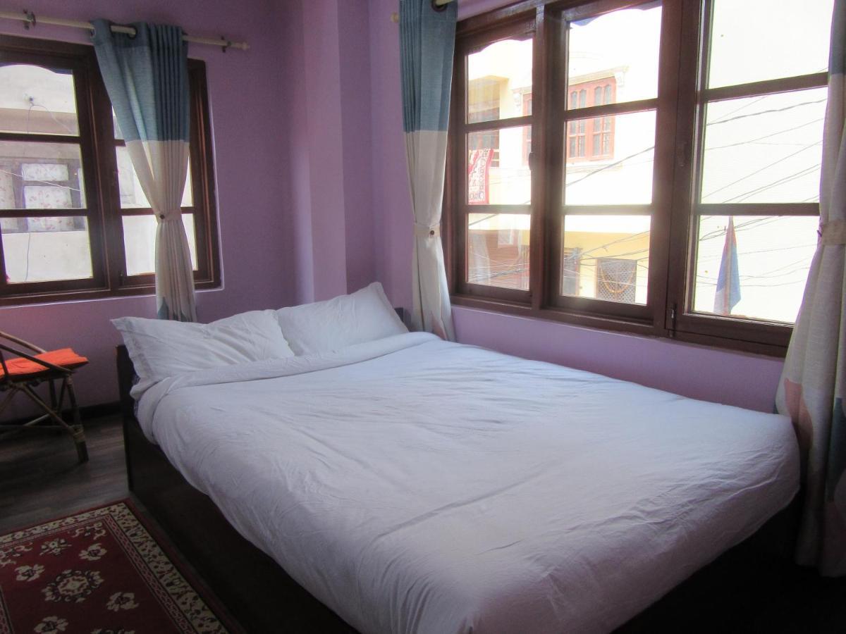 Stupa View Inn Катманду Экстерьер фото
